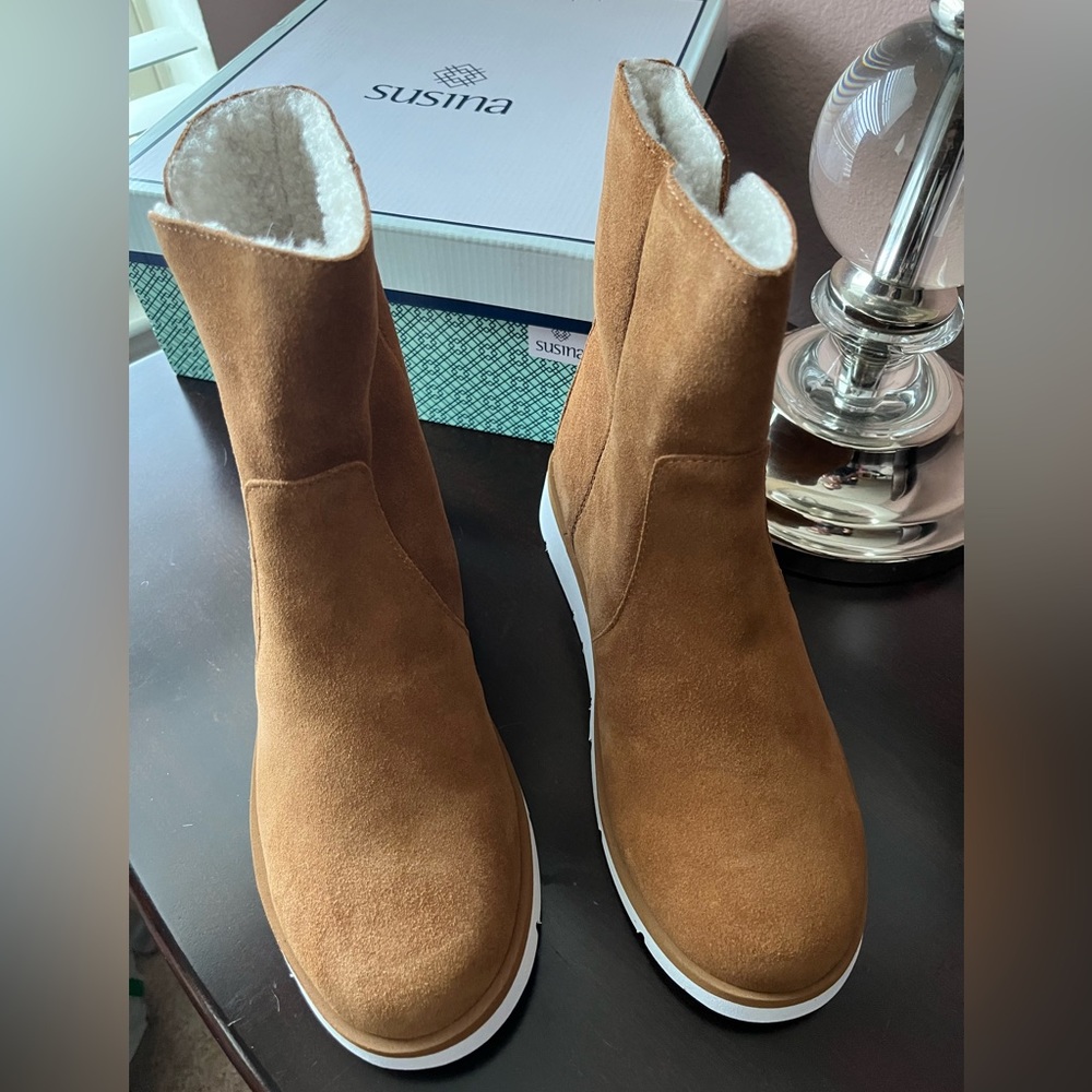 SUSINA Faux Fur Boots new with box